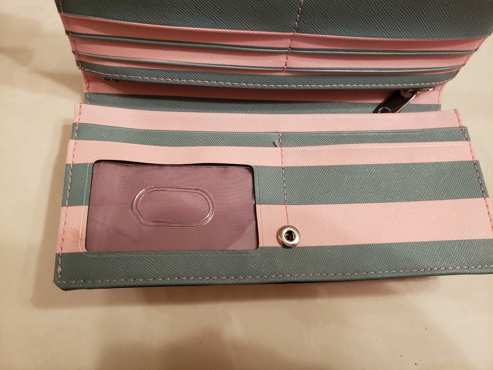 **MARC by MARC JACOBS** PINK & GREEN FLORAL LEATHER BIFOLD WALLET**