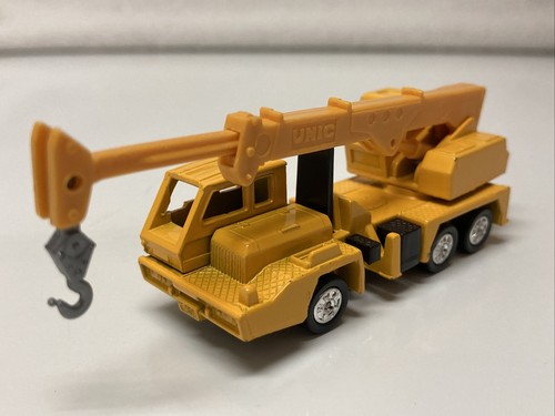 Tomica Nissan Diesel Truck Crane No.72 1974 Yellow Made in Tomica Nissan Diesel Truck Crane No.72 1974 Yellow Made in