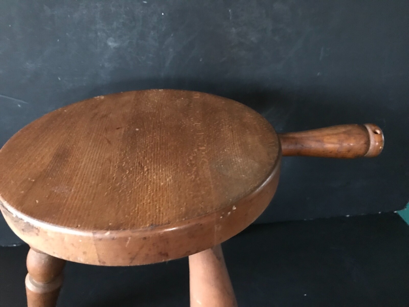 VINTAGE WOOD TRIPOD 3 LEG MILKING STOOL WITH HANDLE Made in Japan