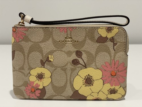 coach リング Cの文字付き COACH Corner Zip Wristlet In Signature Canvas W/Floral