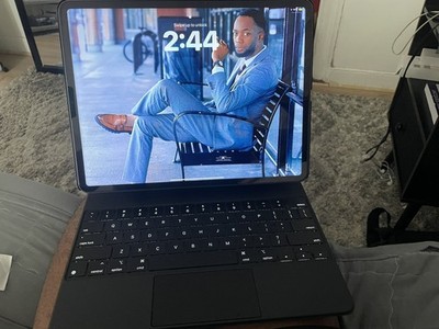 美品 Apple Magic Keyboard MJQK3LL/A Apple MJQK3LL/A Magic Keyboard for iPad Pro 12.9inch 5th