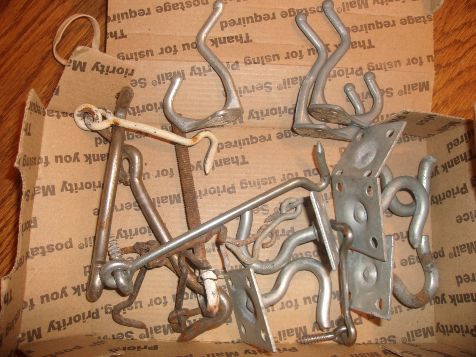 VINTAGE JUNK DRAWER LOT HOOKS MISC COAT HOOKS GATE HOOKS SMALL HOOKS WALL HOOKS