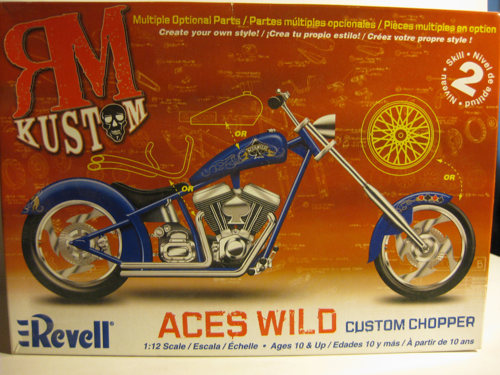 Revell RM Aces Wild Kustom Chopper skill level 2 kit opened 1/12