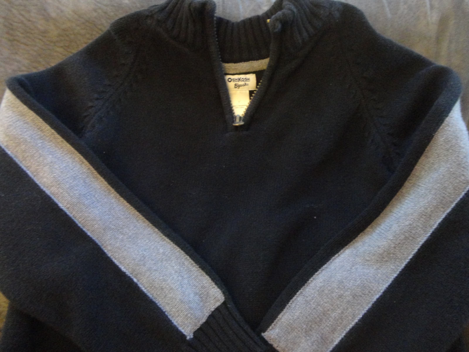 BOYS HEAVY PULLOVER SWEATER BLACK AND GRAY OSHKOSH BGOSH SIZE 7 ZIP NECK