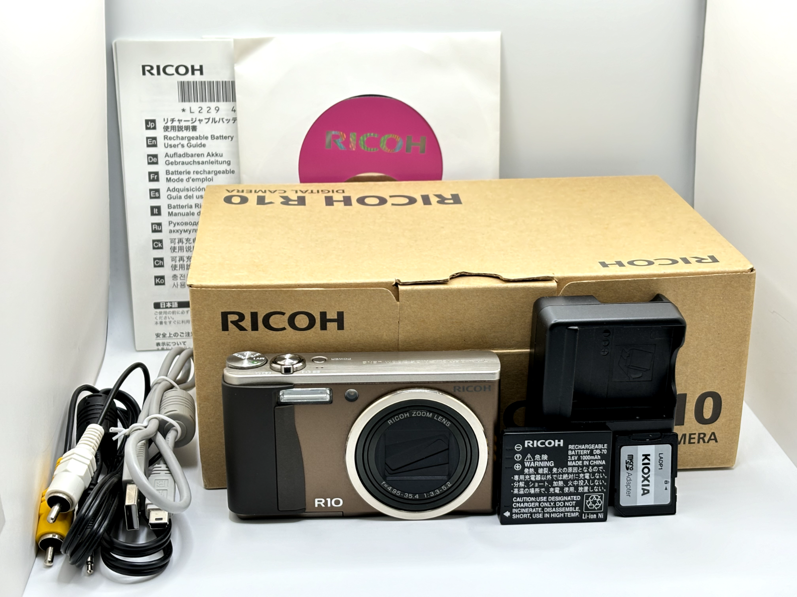 66.RICOH　r10 Near Mint in Box] Ricoh R10 10.0MP 7.1x Compact digital