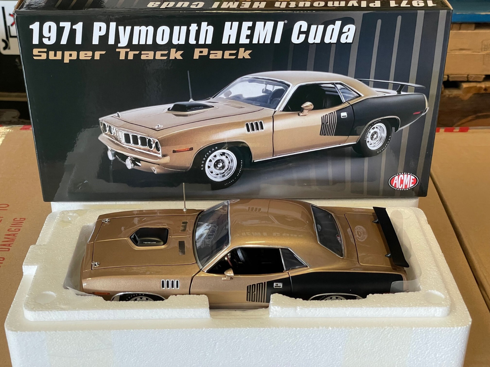 1971 Plymouth Cuda GOLD 1:18 1806126 Acme | eBay