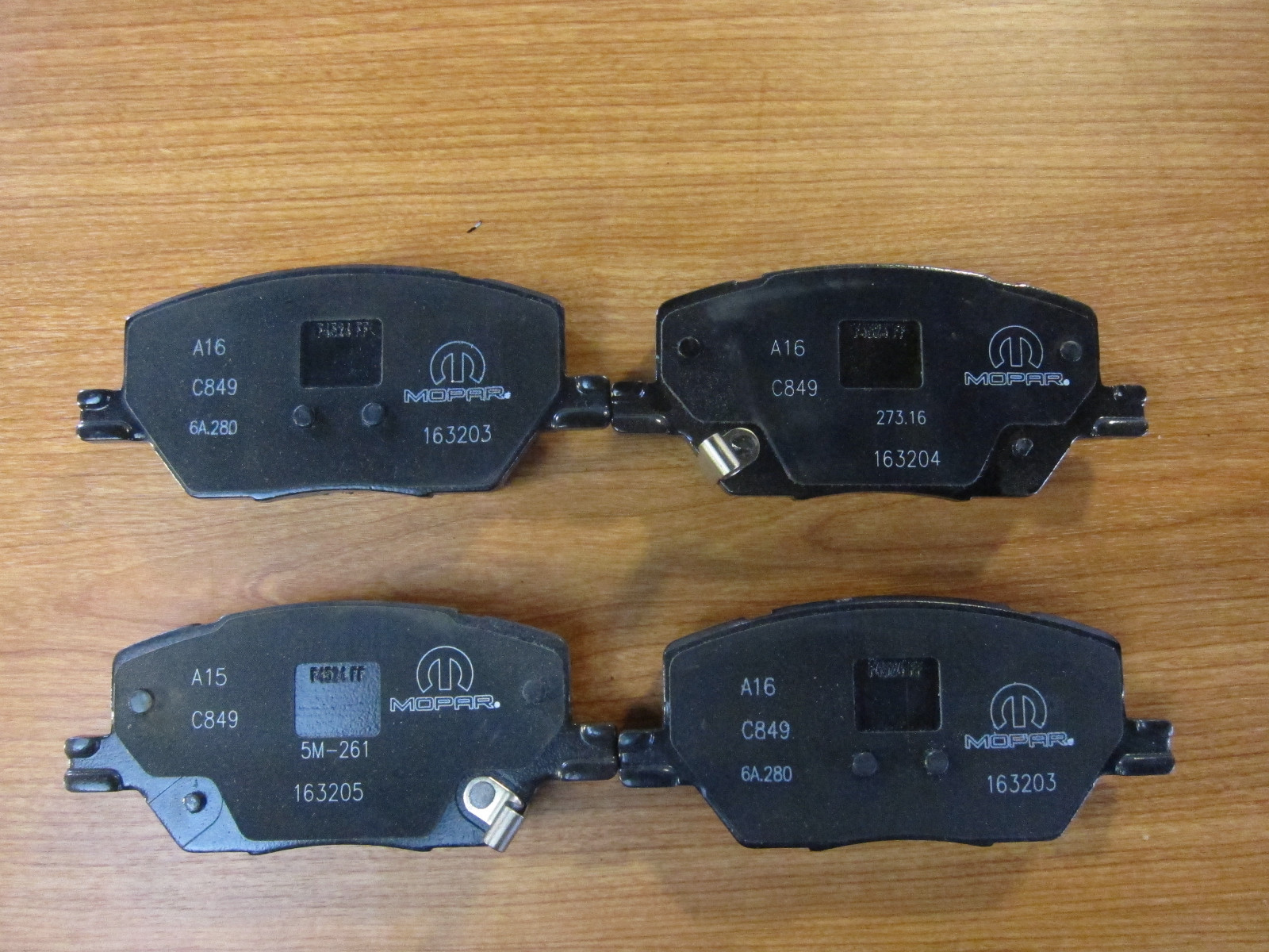 20152021 Jeep Renegade Replacement Front and Rear Brake Pads New Mopar