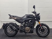 HUSQVARNA SVARTPILEN 401 ** ONLY 8 MILES ON THE CLOCK!! - MAY 2027 MOT **