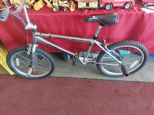 Vintage 90's Pacific Banshee 20 Vintage 90's Pacific Banshee 20