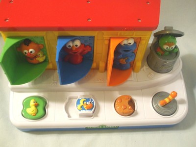 2004 SESAME STREET Workshop Pop Up Poppin Pals MUSICAL SINGING TOY