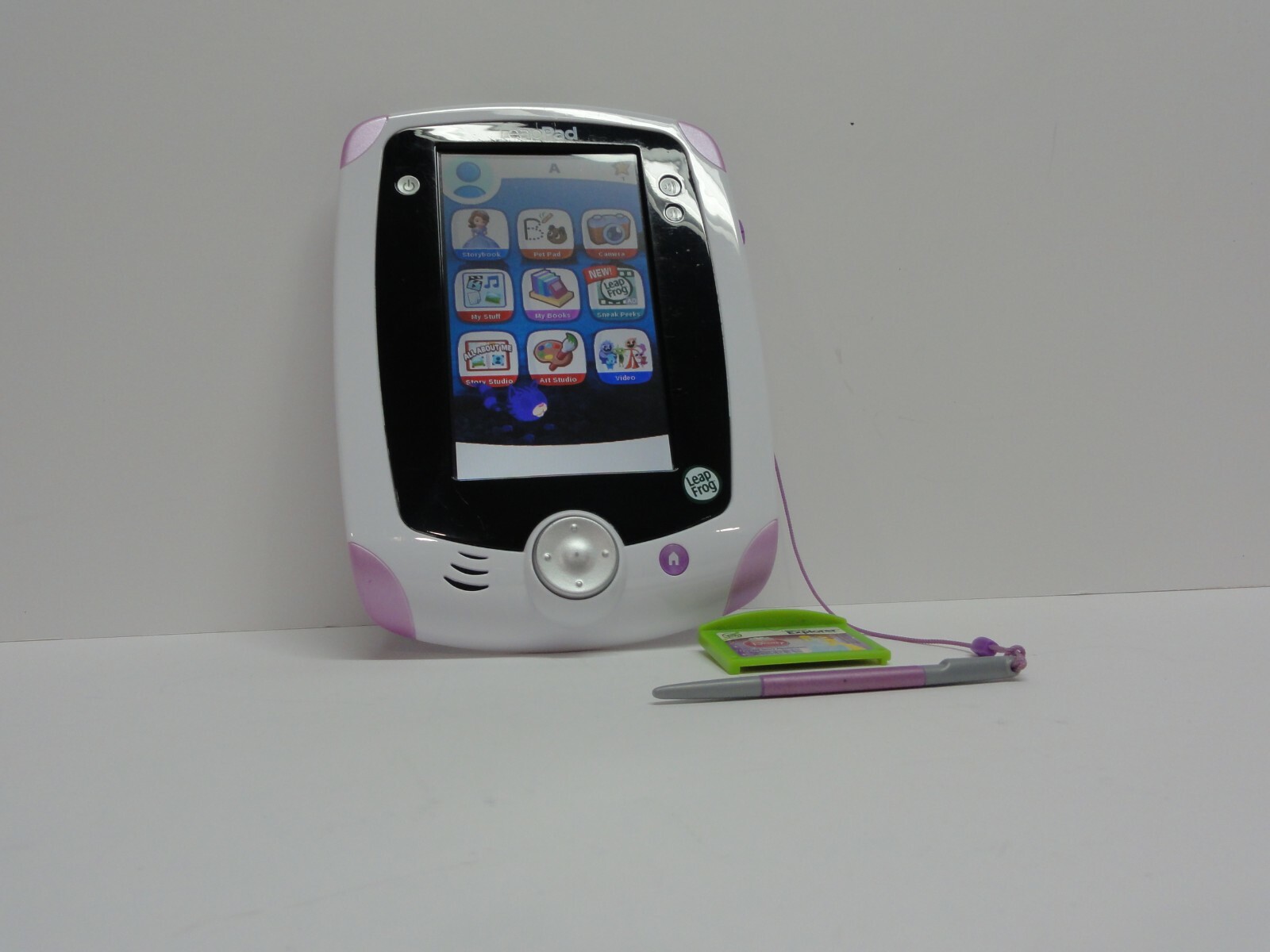LeapPad1 Explorer Learning Tablet Model #32400 by Leap Frog with 2