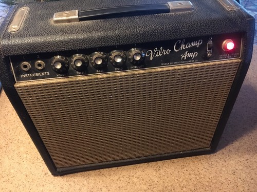 Vintage 1965 Fender Vibro Champ Amp