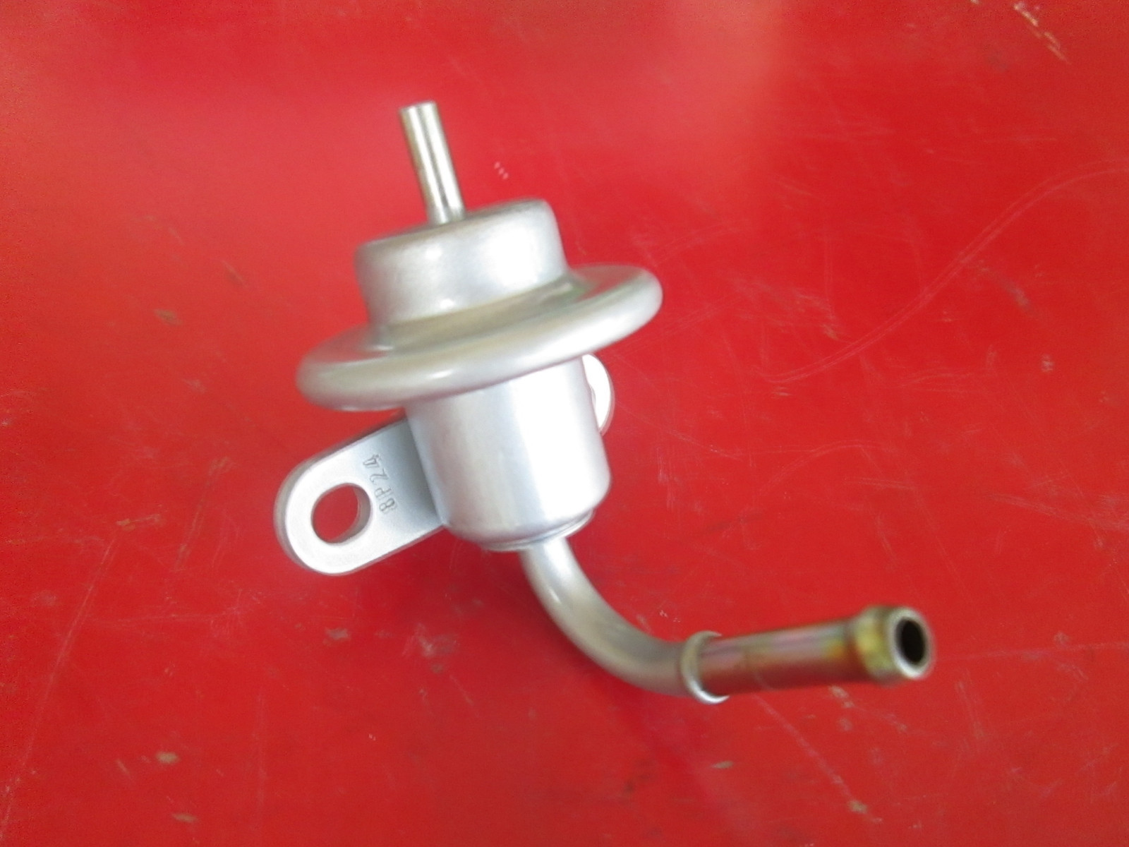 93 94 95 96 97 Toyota Corolla Fuel Pressure Regulator OEM DENSO 23280