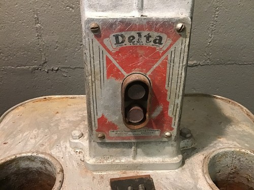 DELTA ROCKWELL PEDESTAL TRIPLE DUTY BENCH GRINDER STAND W/ WATER POTS & BRACKET