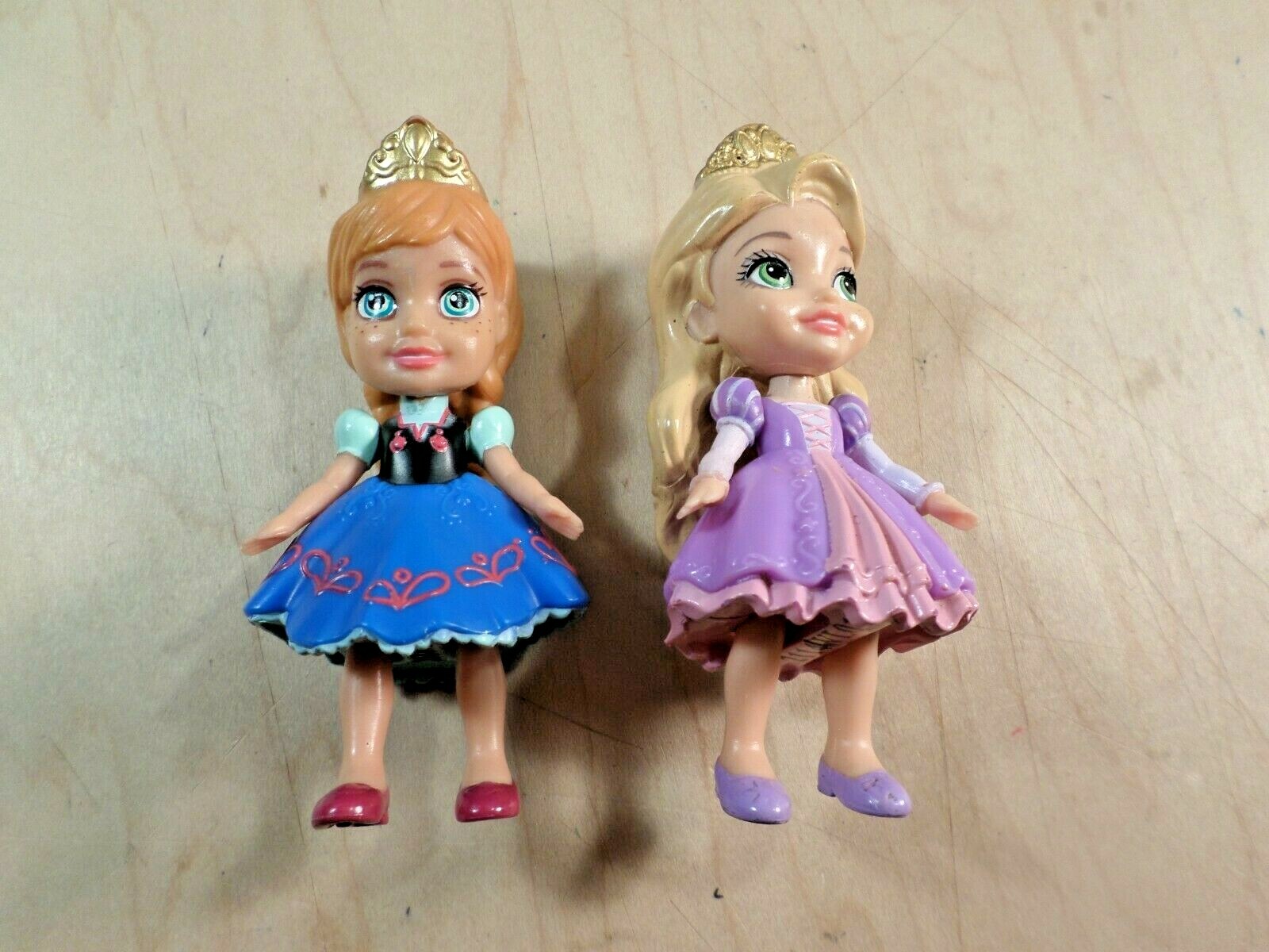 Disney Frozen Castle~Furniture~Dolls~Figurines~Sled~Lights~