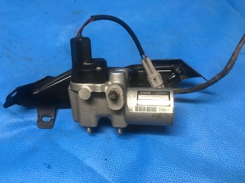 TOYOTA PRIUS BRAKE STROKE SIMULATOR CYLINDER OEM 47270-47010