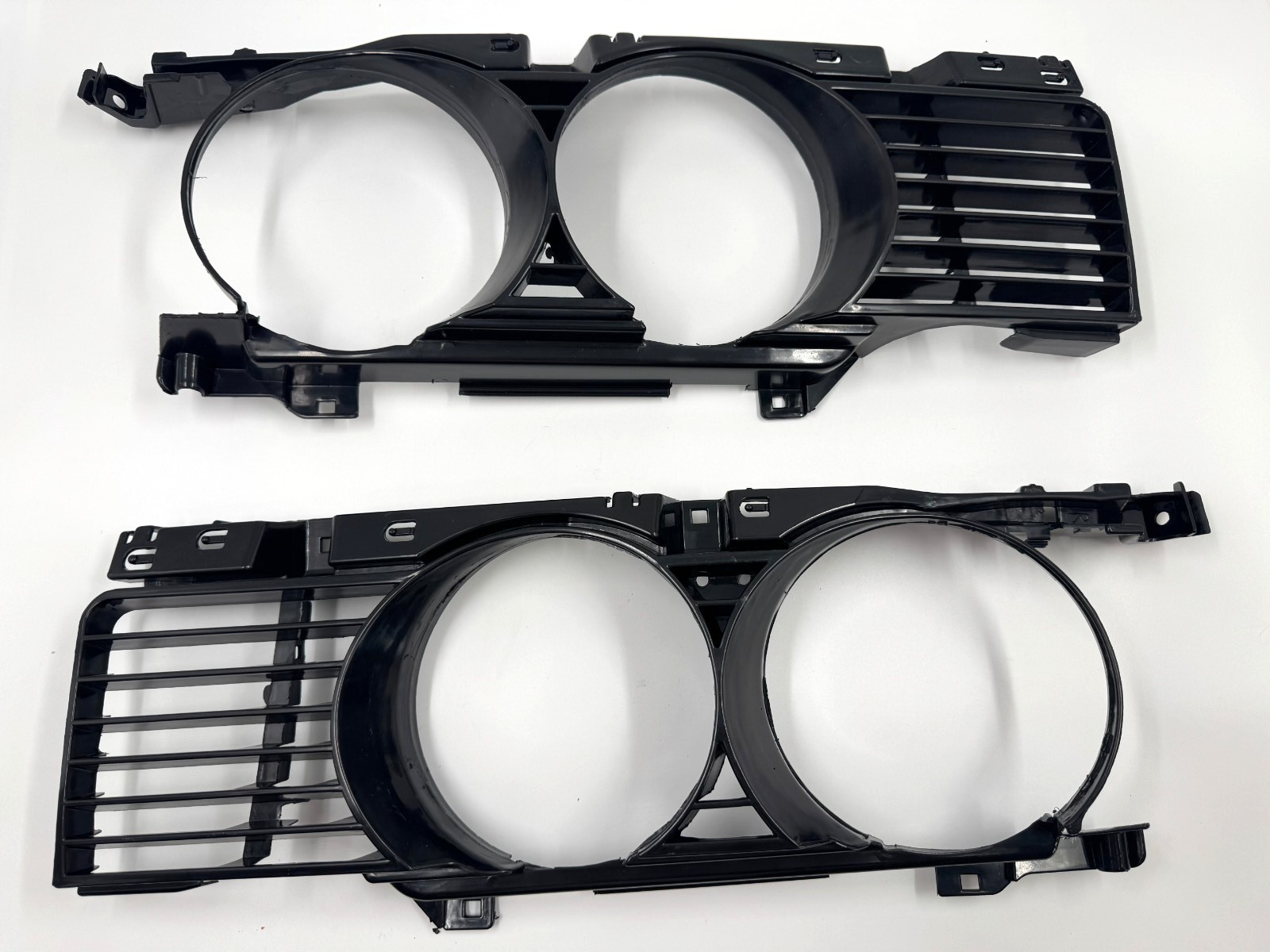 For BMW E34 525i 530i 540i 1987-1992 Headlight Grille Pair