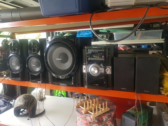 Panasonic 5 cd changer with Sub and 4 speakers | Stereo Systems