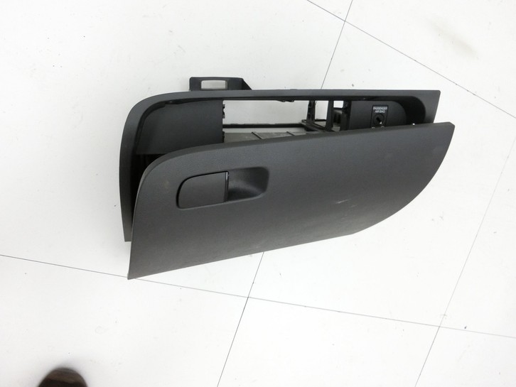 Skoda Octavia 17-20 Handschuhfach Handschuhkasten Skoda Octavia 17-20 09.11.2017 5E1857121D 5E1857121D9B9 gebraucht Bild 4