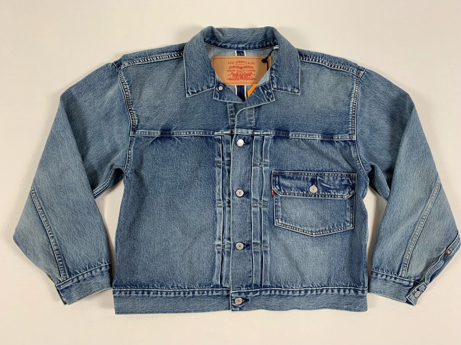 LEVIS X BEAMS SUPER WIDE TRUCKER JACKET BEAMS BLUE M NWT LEVIS X BEAMS SUPER WIDE TRUCKER JACKET BEAMS BLUE M NWT