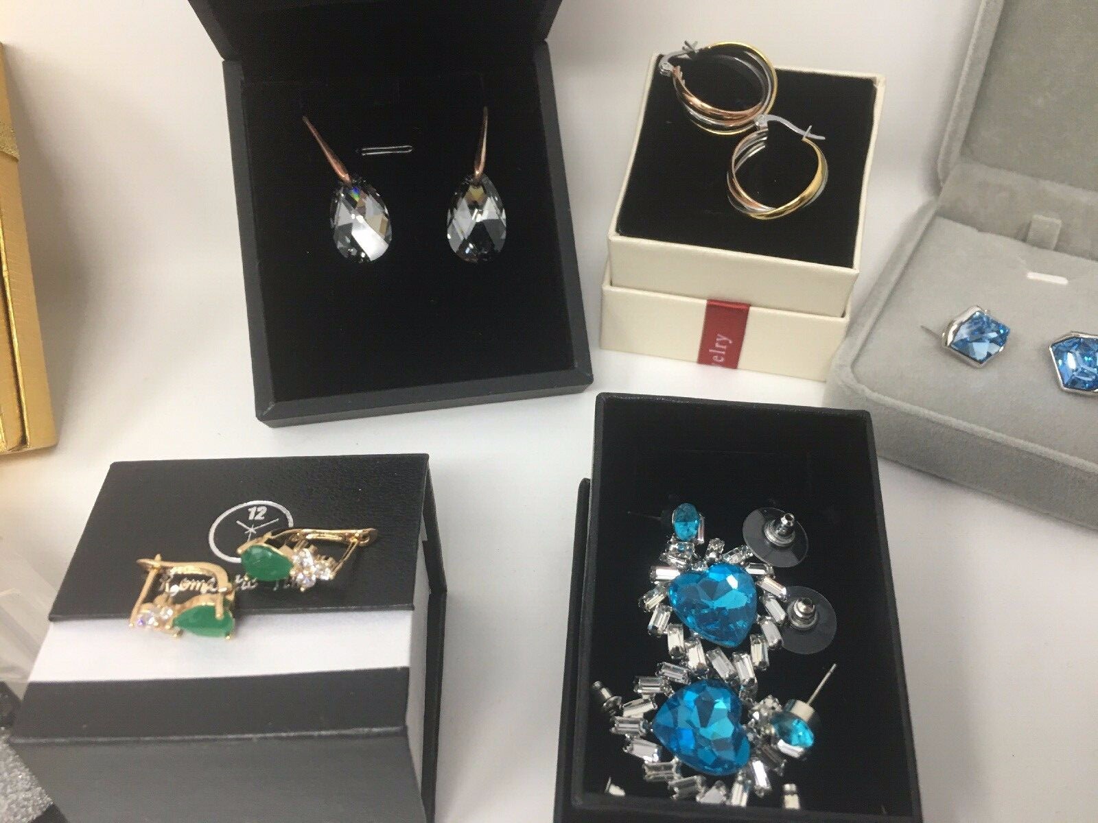 WHOLESALE LOT 27 BOXED SETS WOMENS EARRINGS------------FREE SHIPPING