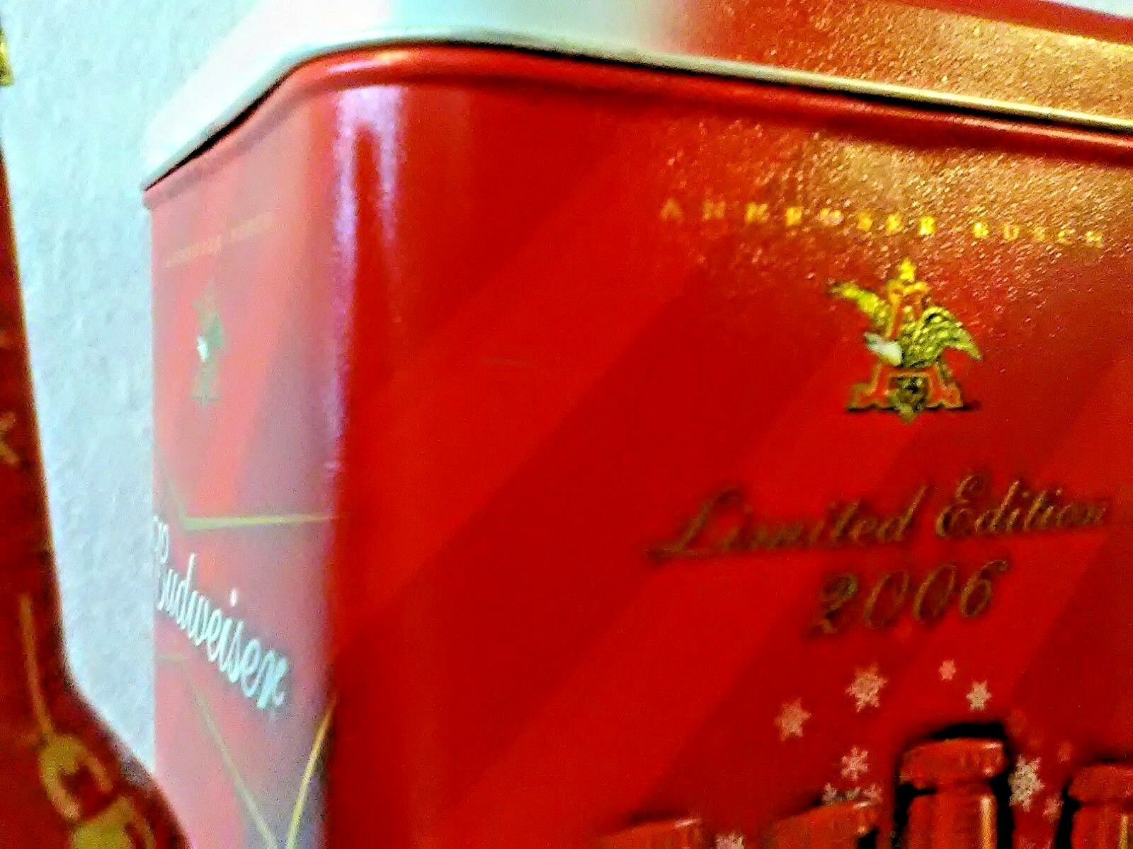 2006 Budweiser limited edition Holiday tin with 4 aluminum bottles NEVER OPENED!