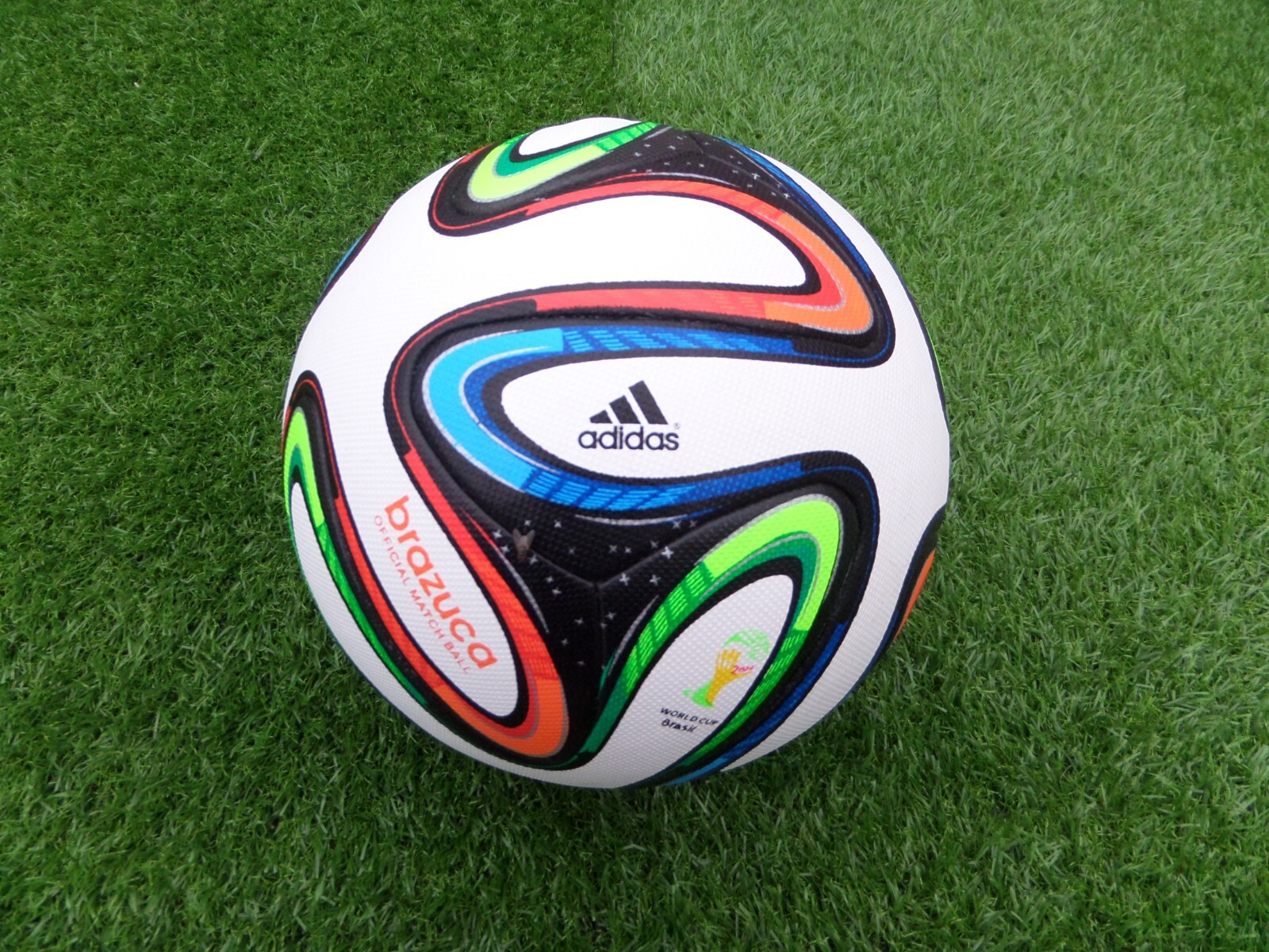 ADIDAS BRAZUCA 2014 FINAL OFFICIAL MATCH BALL 2014 BRAZIL
