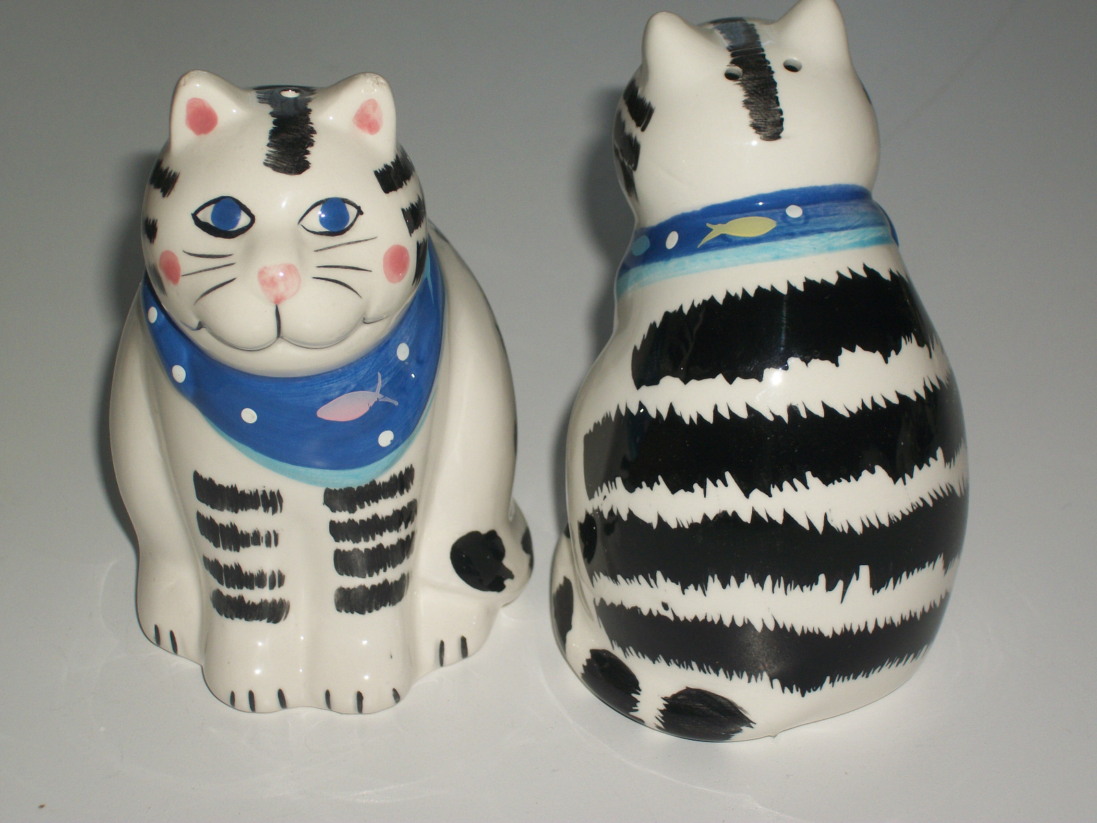 Coco Dowling Cat SALT PEPPER shakers