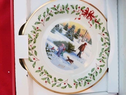 Lenox HOLIDAY ANNUAL CHRISTMAS PLATE 2013 Holiday Plate 23rd in series