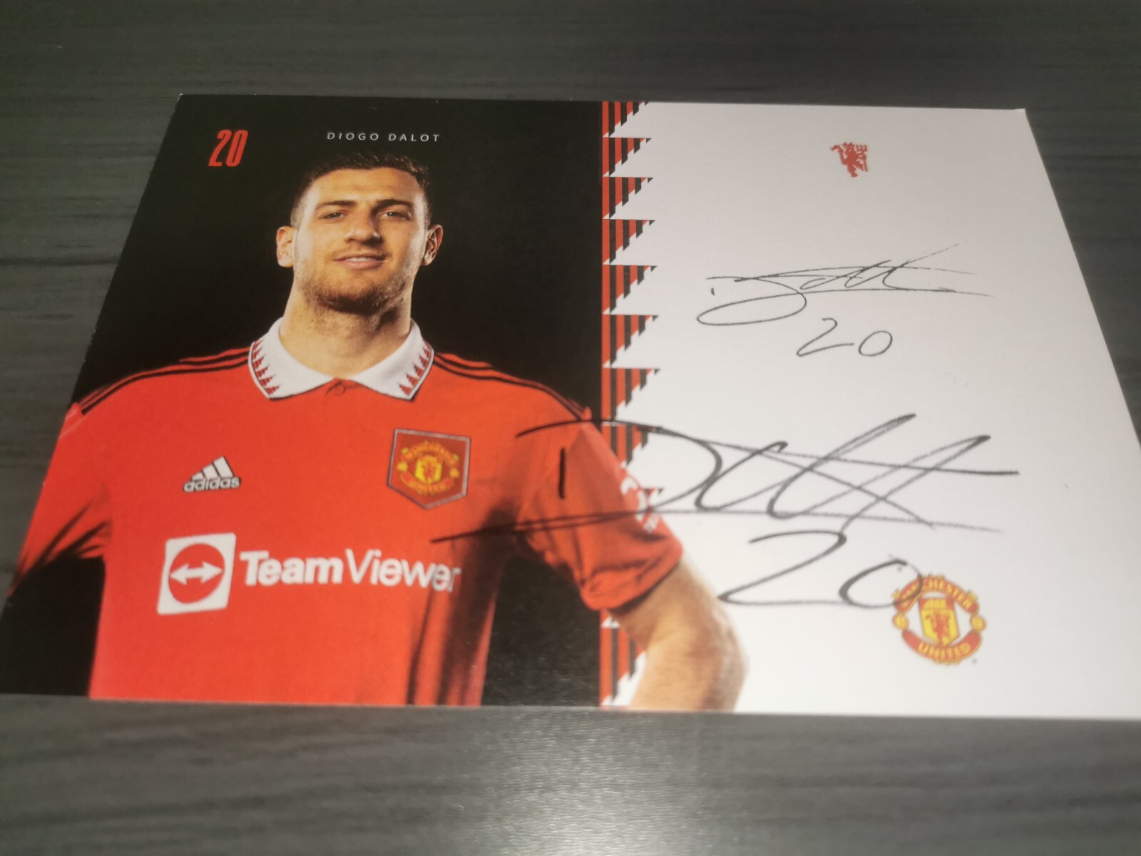 Diogo Dalot hand signed Manchester united autograph card | eBay Diogo Dalot hand signed Manchester united autograph card | eBay