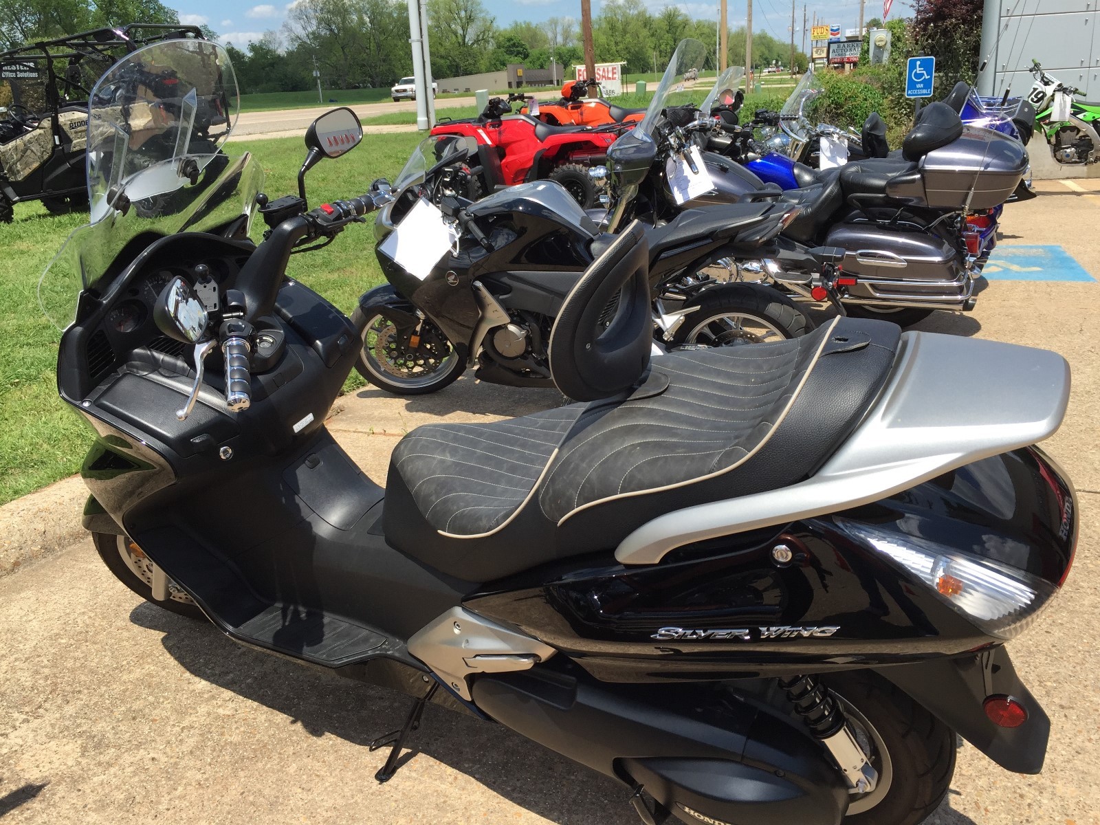 2013 SILVERWING 1800mi