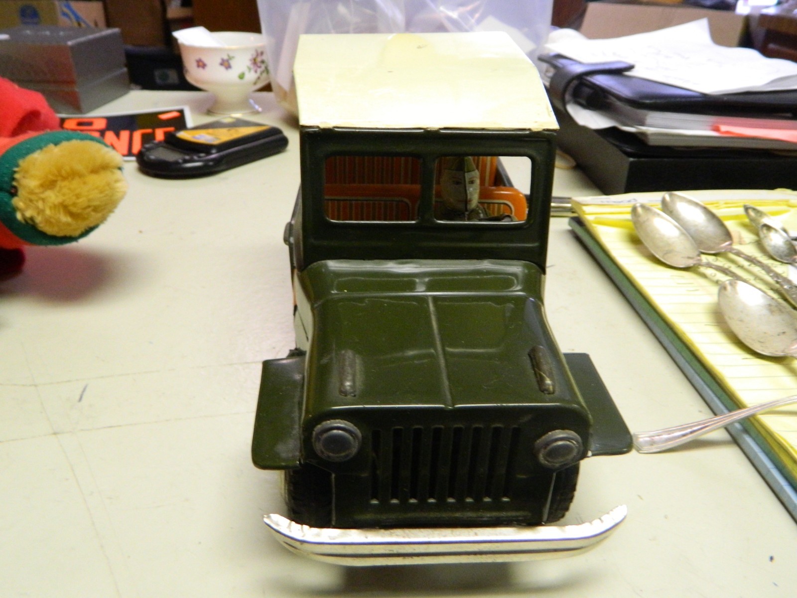 Vintage Japan tin jeep with driver 1950`s ? childrens toy free shipping Army
