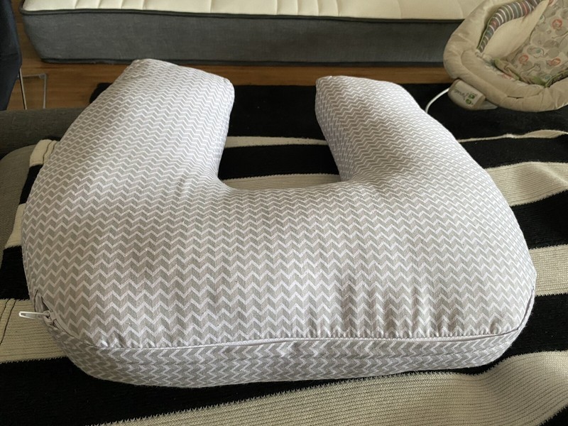 ergobaby nursing pillow baby bunting