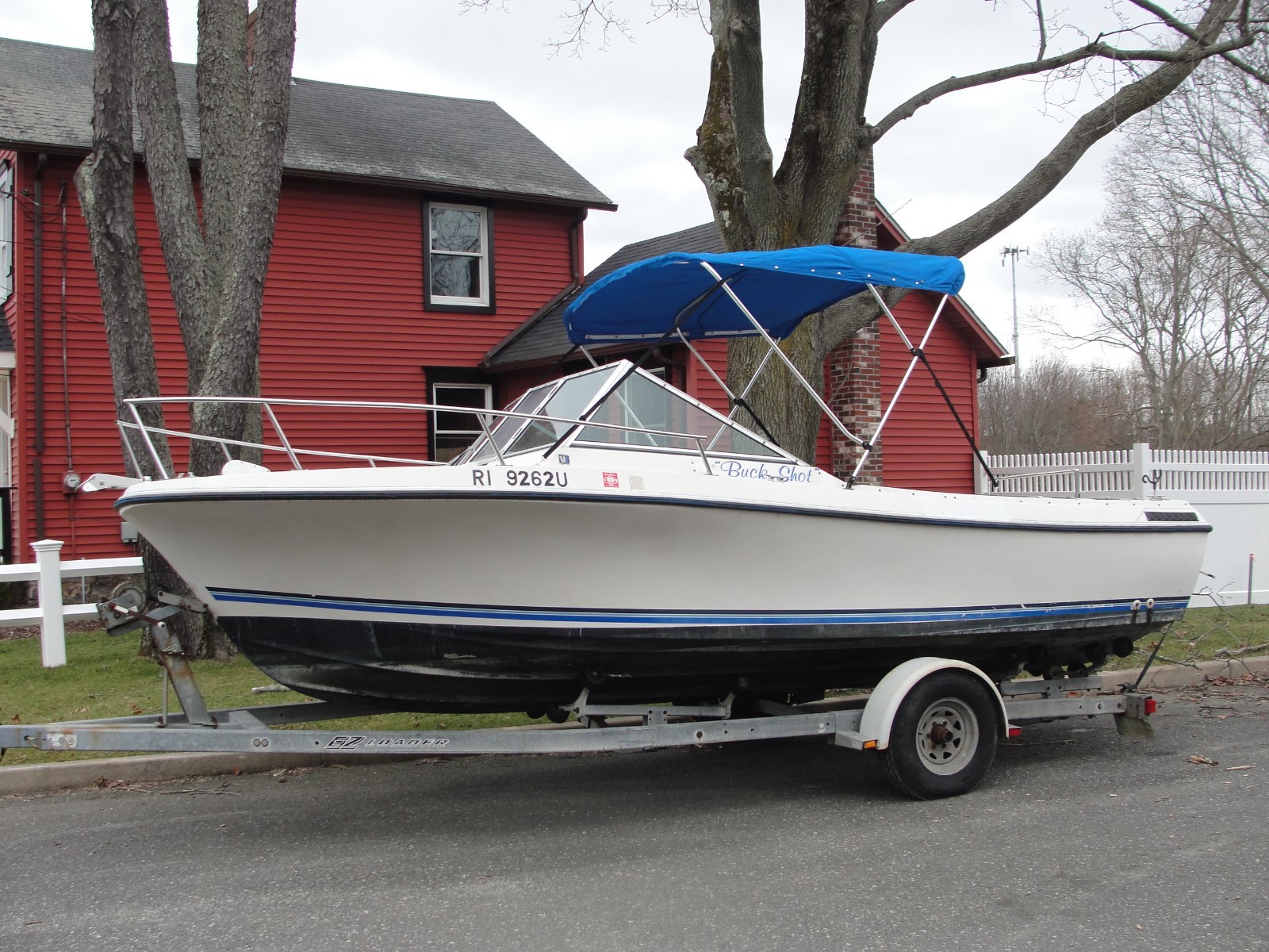 1988 Wellcraft V20 Step-Lift with Mercruiser I/O- Includes trailer - Needs Work