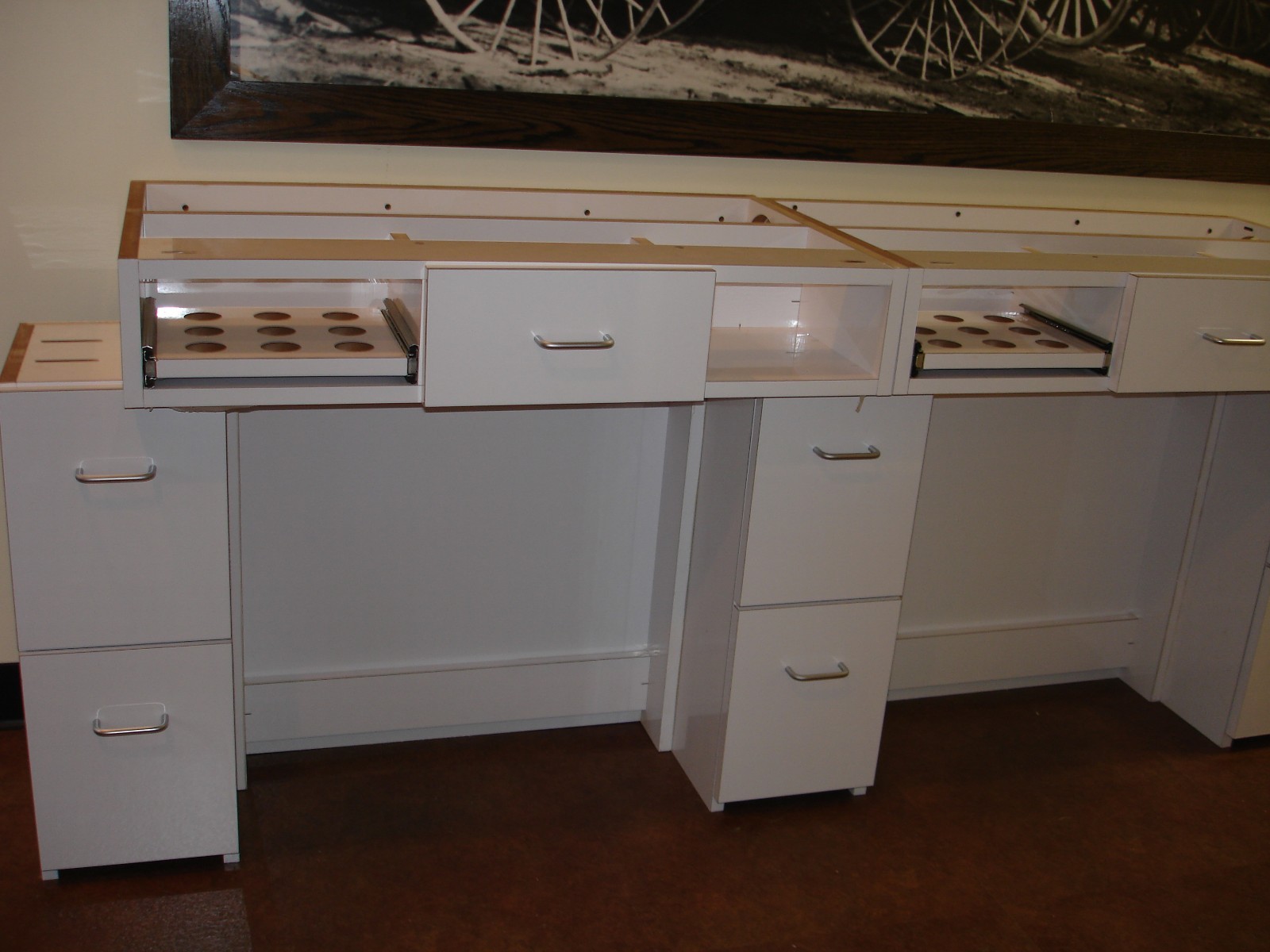 13 MANICURE STATIONS FOR NAIL SALON