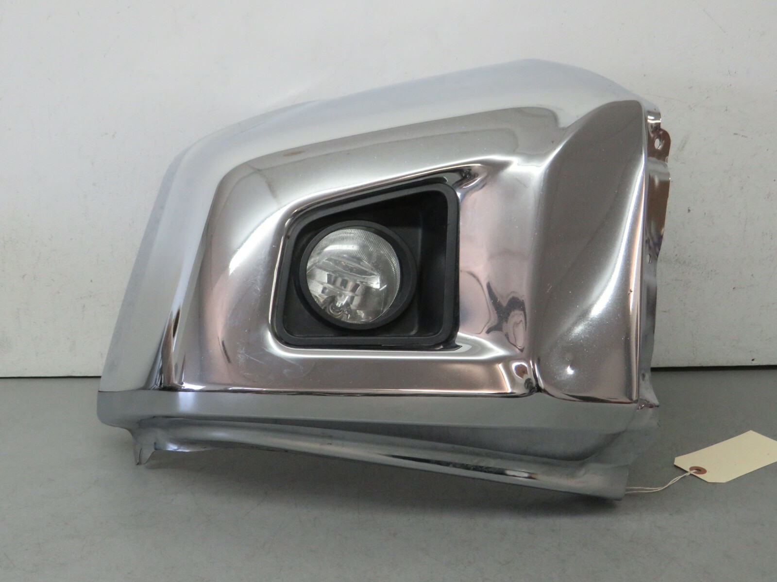 2014 2021 TOYOTA TUNDRA LEFT SIDE FRONT BUMPER END CAP WITH
