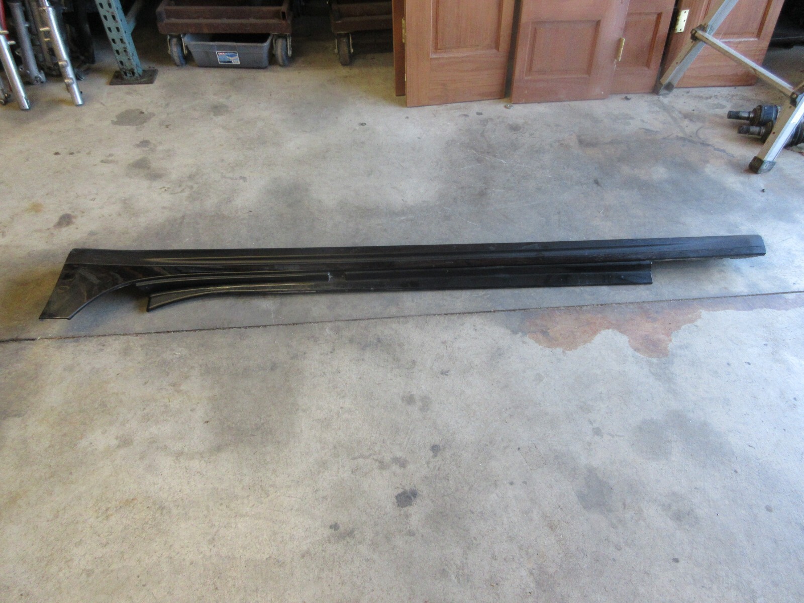 14-17 2017 Maserati Ghibli 6700288140 LEFT ROCKER PANEL SIDE