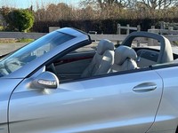 2003 Mercedes-Benz SL SERIES SL 500 2dr Auto Silver Low miles. Great service rec