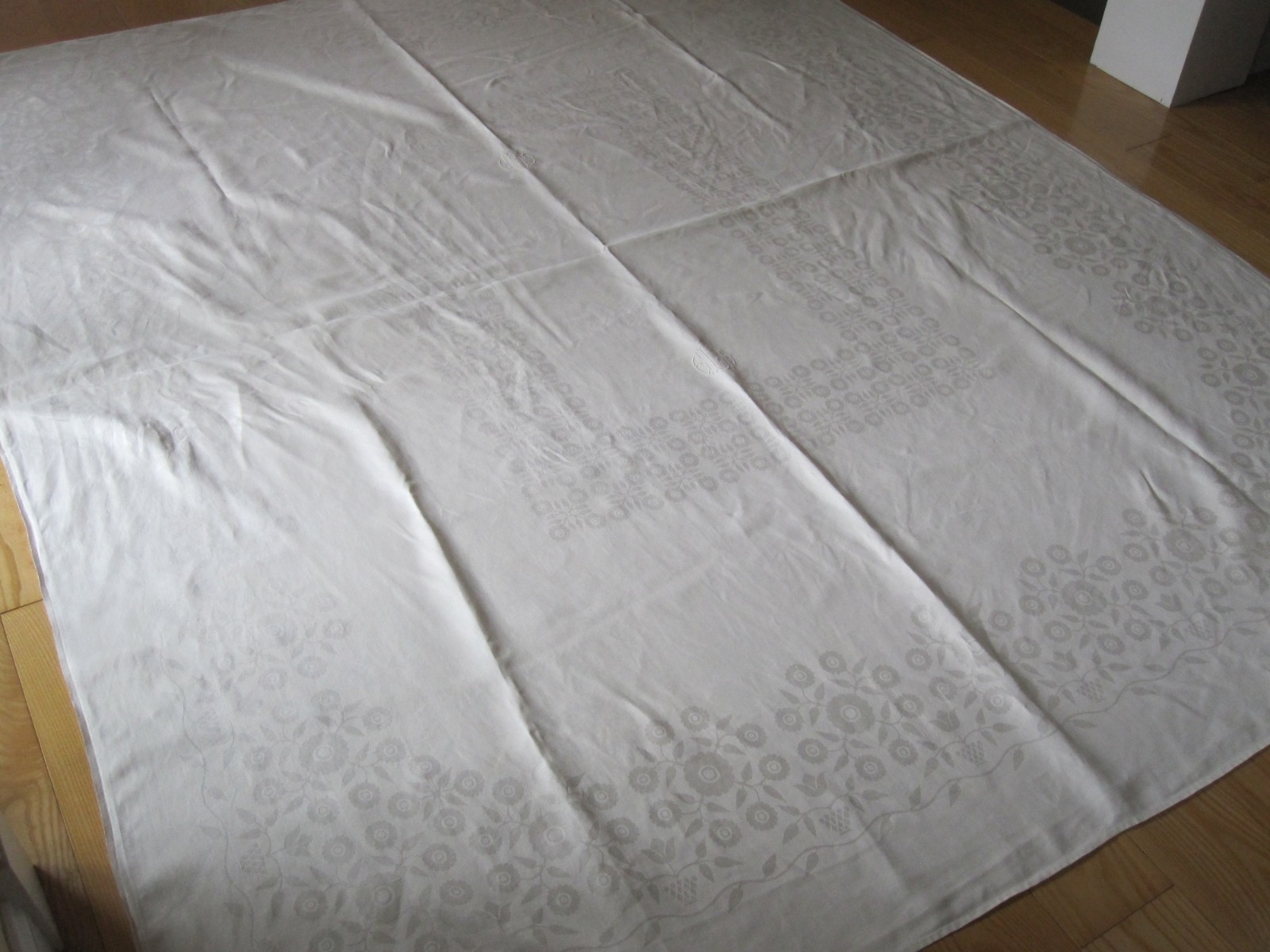 FINE VINTAGE ANTIQUE  IVORY LINEN DOUBLE DAMASK TABLECLOTH & 4 NAPKINS MONO EGB