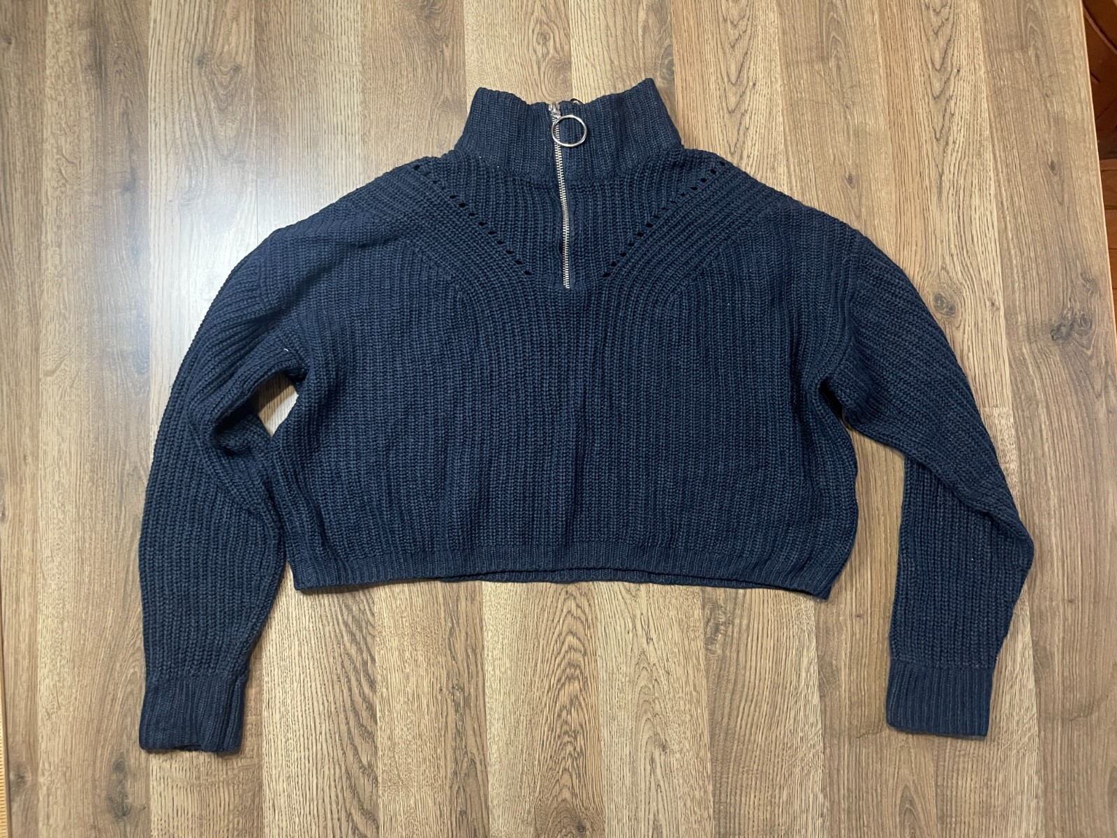 Divided by H&M Sweater, Women's Size XS, Navy, 1/4 Zip, Cropped, Pullover, Knit Divided by H&M Sweater, Women's Size XS, Navy, 1/4 Zip, Cropped, Pullover, Knit