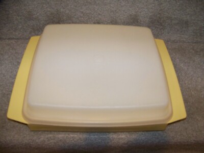 Vintage Tupperware Deviled Egg Keeper Carrier  Container 723-3 Harvest Gold