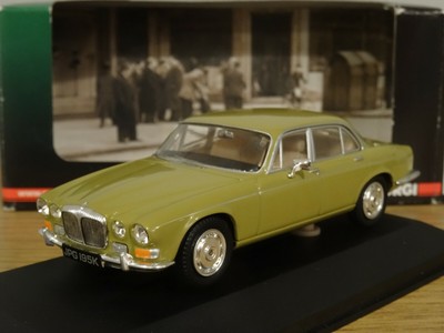 CORGI VANGUARDS DAIMLER SOVEREIGN JAGUAR GREENSAND CAR MODEL VA08804 1:43