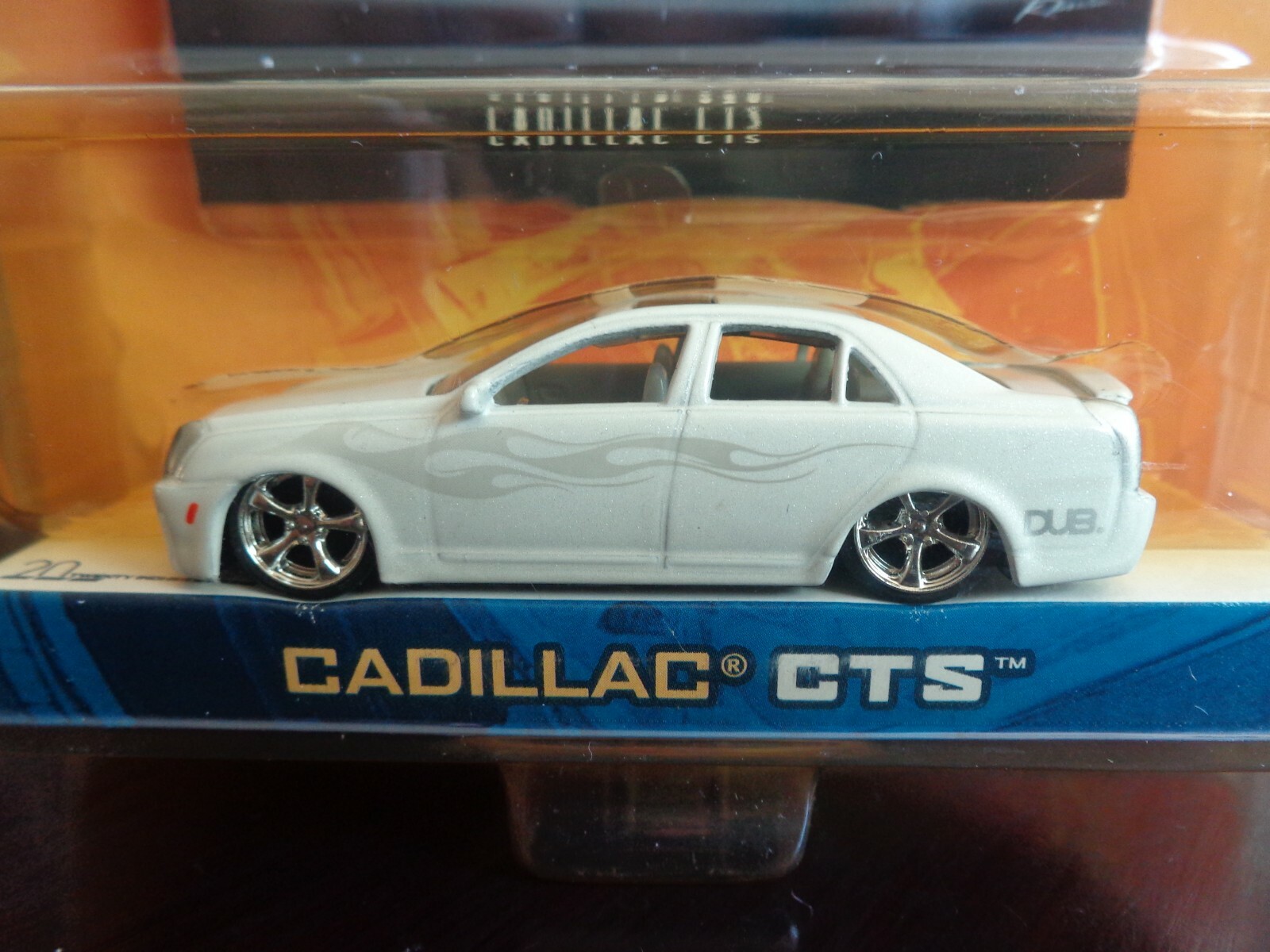 2003 CADILLAC CTS JADA DUB CITY 1/64 WITH COLLECTIBLE CARD