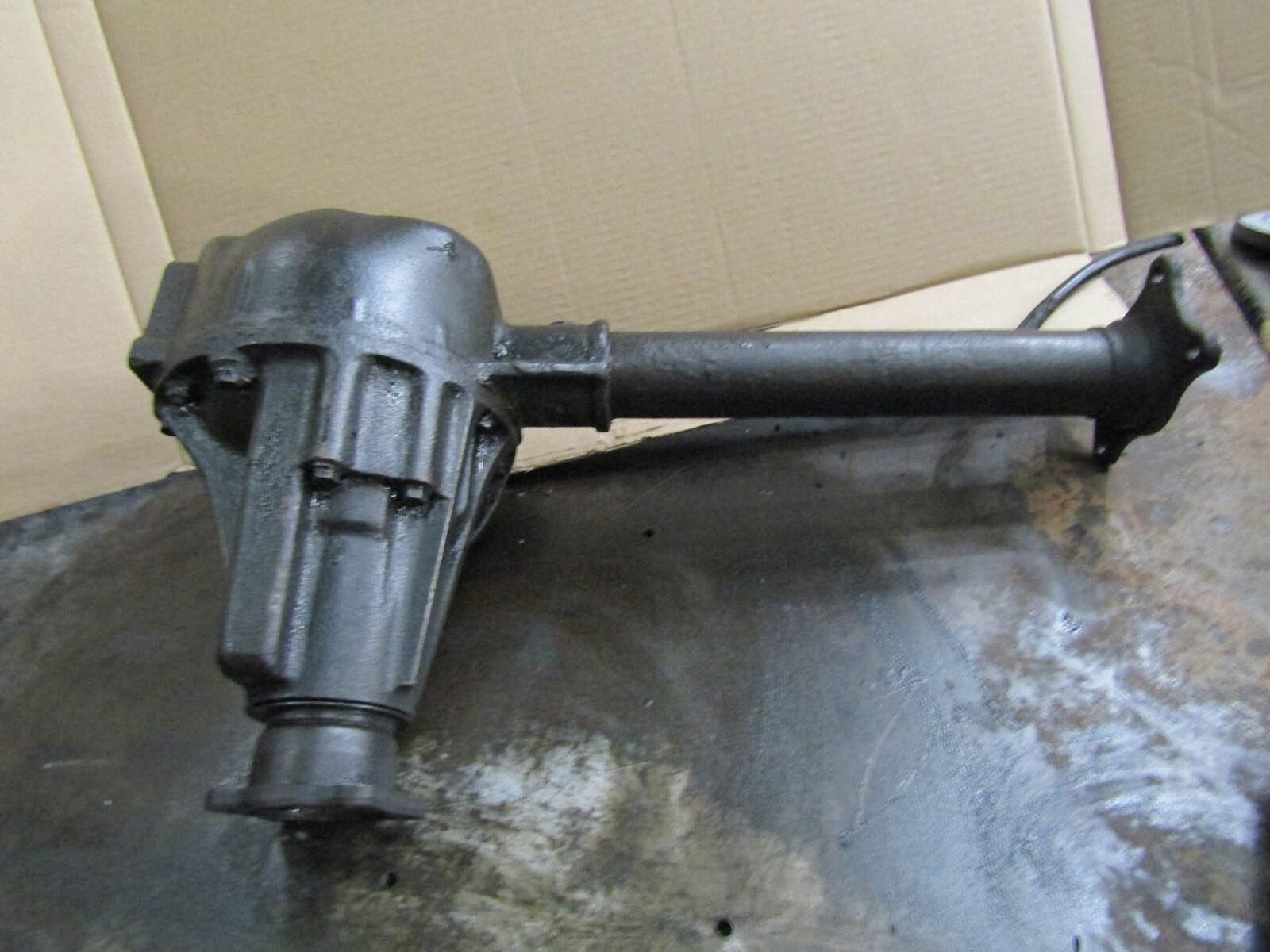 Isuzu Trooper 3.1 MK2 91-02 pre-facelift front diff Isuzu Trooper 3.1 MK2 91-02 pre-facelift front diff