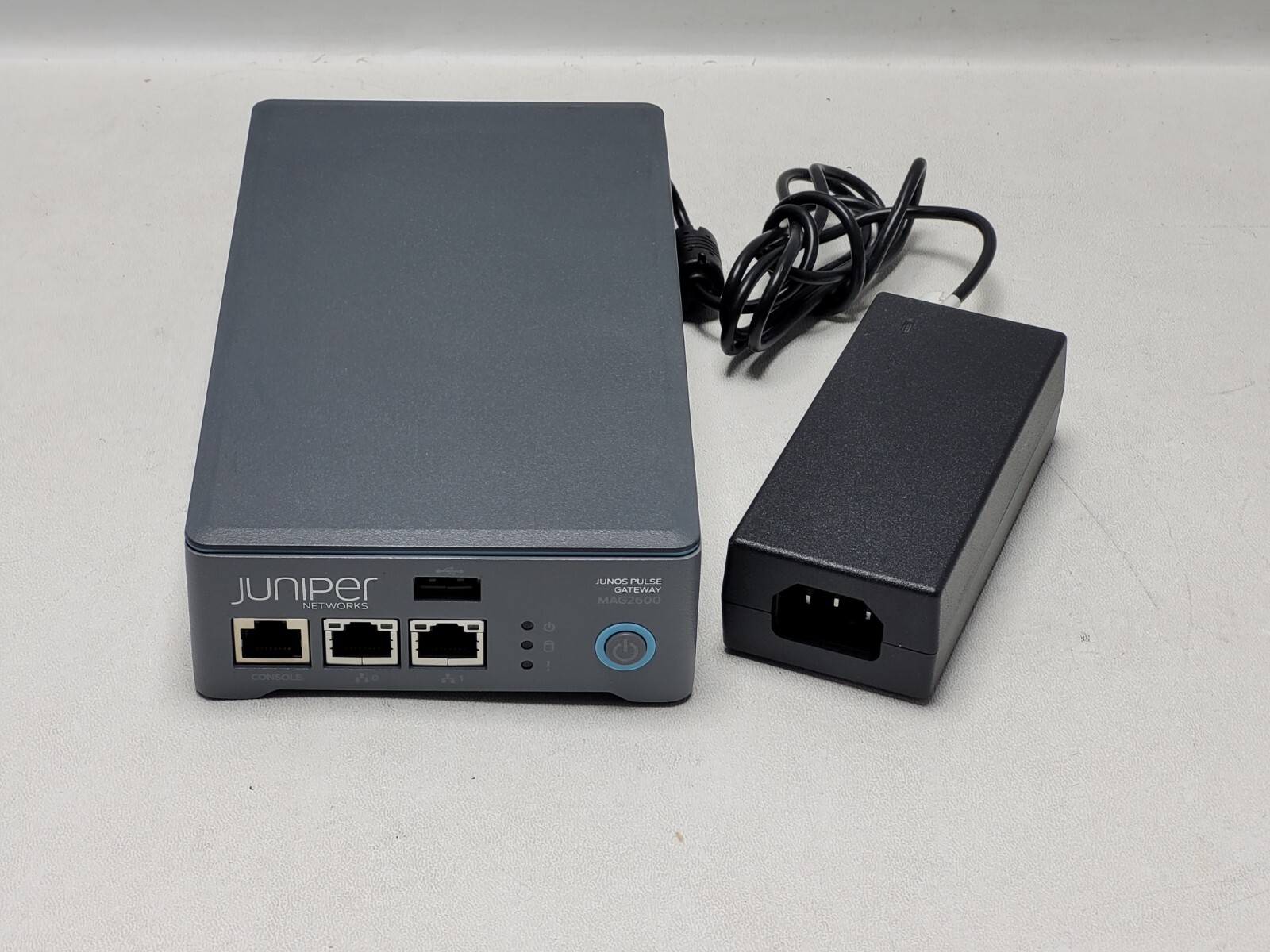 Juniper Networks MAG2600 Junos Pulse Gateway With Power Adapter 비드