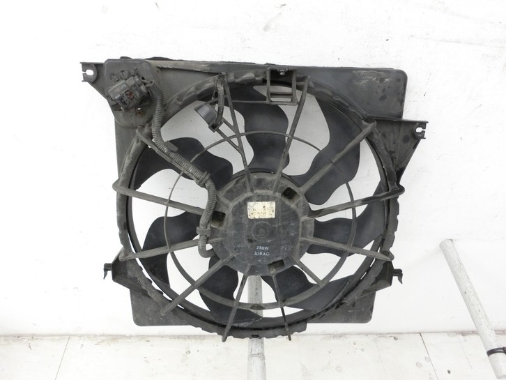KIA Carens RP IV 13-19 CRDi 1,7 100KW Lüfter Ventilator f. Kühler KIA Carens RP IV 13-19 29.08.2014 252313K460 gebraucht Vorschau 4