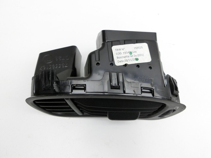 Fiat Panda 312 12-21 Luftdusche Luftdüse Rechts Fiat Panda 312 12-21 28.03.2014 735585167 735491139 gebraucht Vorschau 2