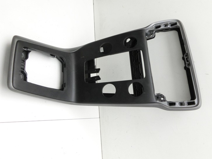 Volvo V40 525 12-16 Blende Innen Einbaurahmen für Mittelkonsole Volvo V40 525 12-16 01.01.2013 gebraucht Vorschau 3