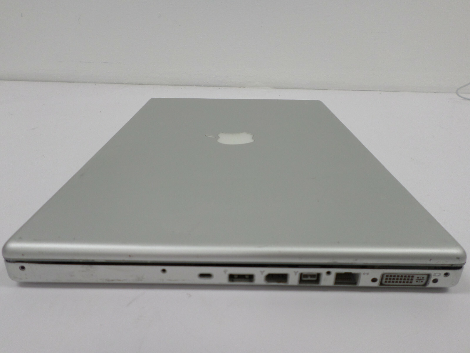 Apple MacBook Pro A1211 15.5