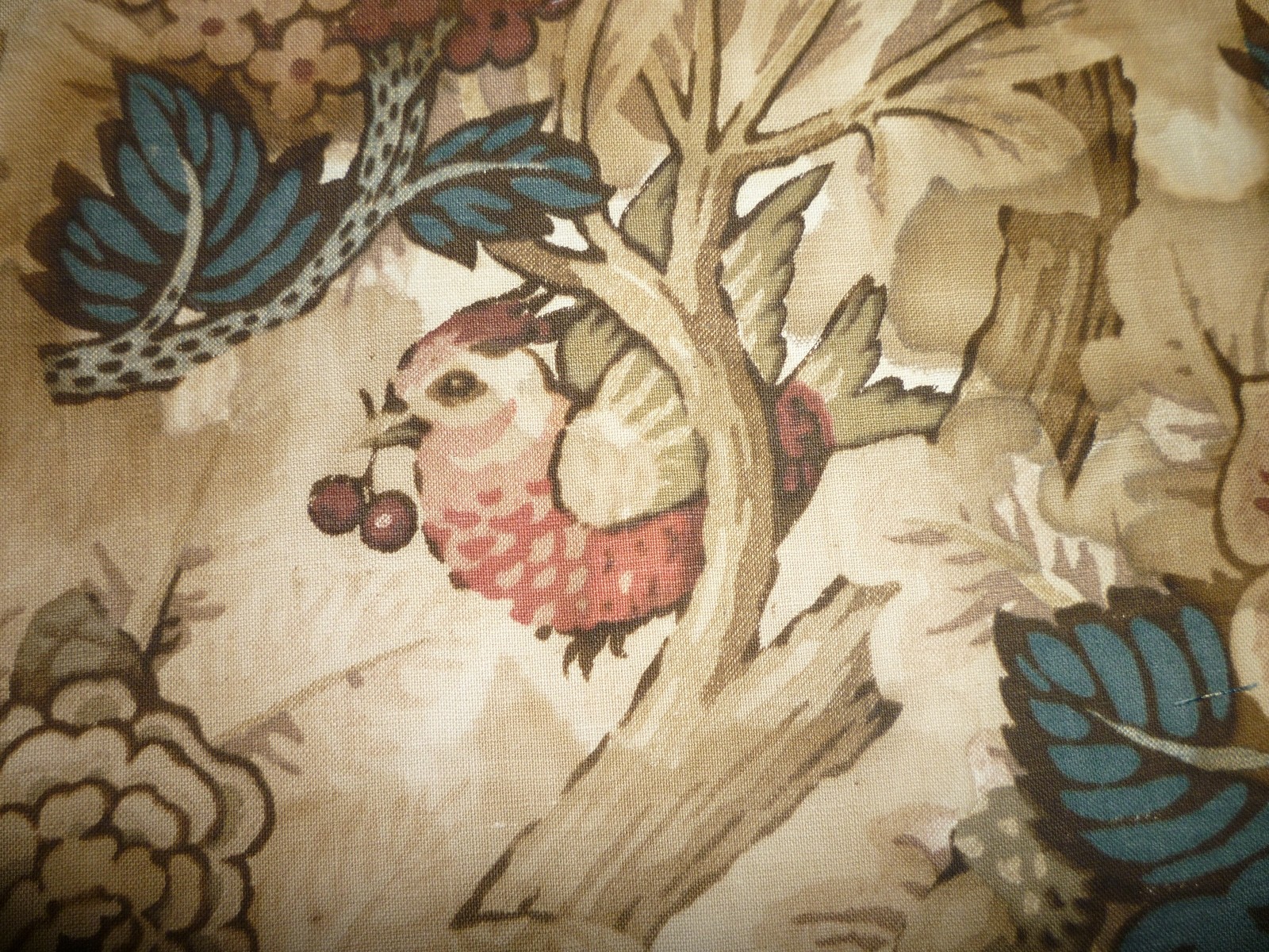 VERY RARE ANTIQUE FABRIC PIECE **OVAL** BIRD EARLY 1800'S